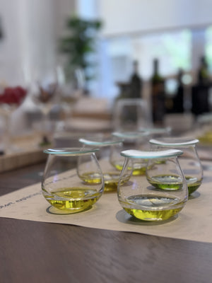 Expérience de dégustation d'huile d'olive à Athènes | Le Showroom Olivest !